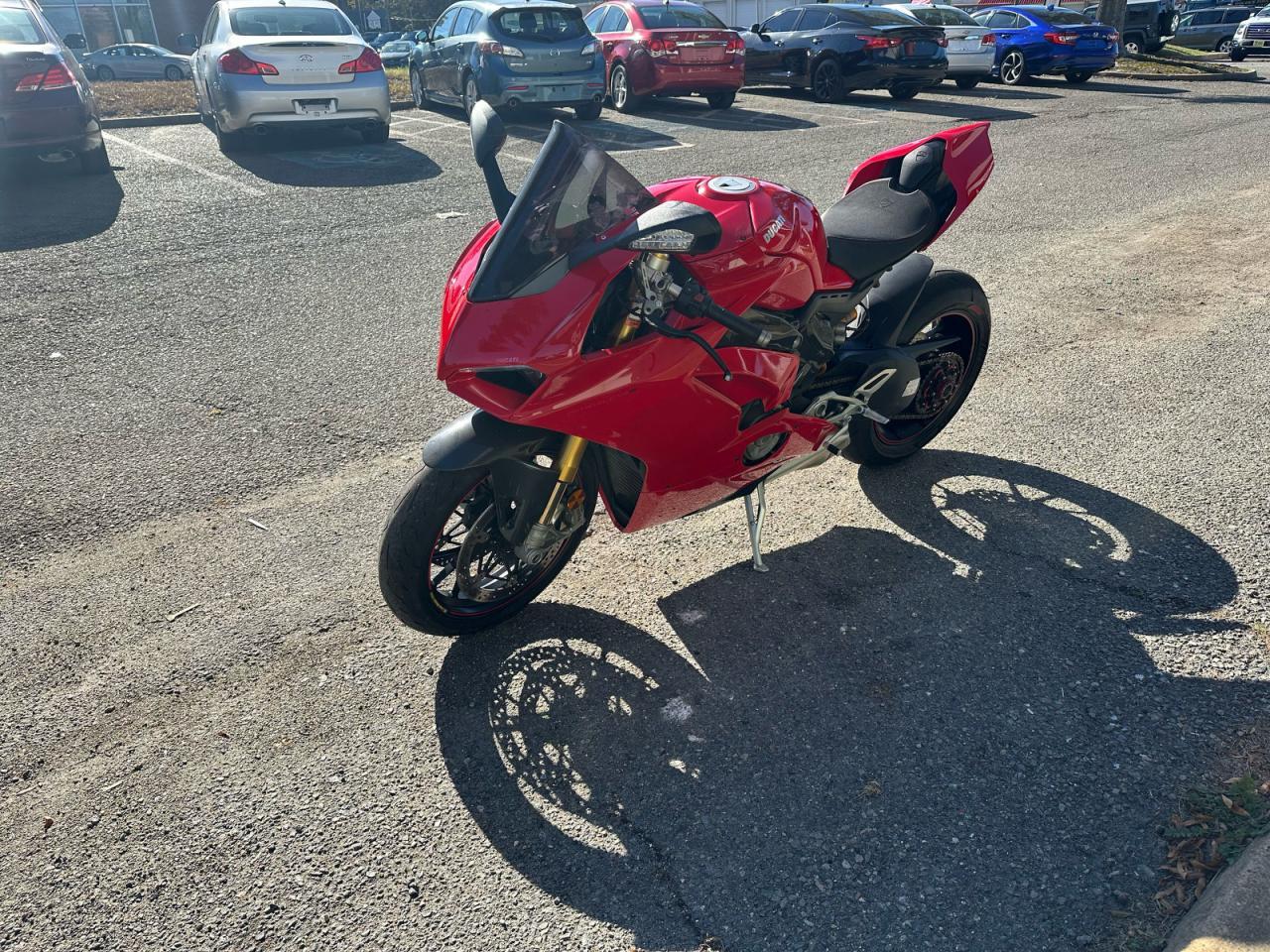 2019 Ducati Panigale V4 - Фото 2