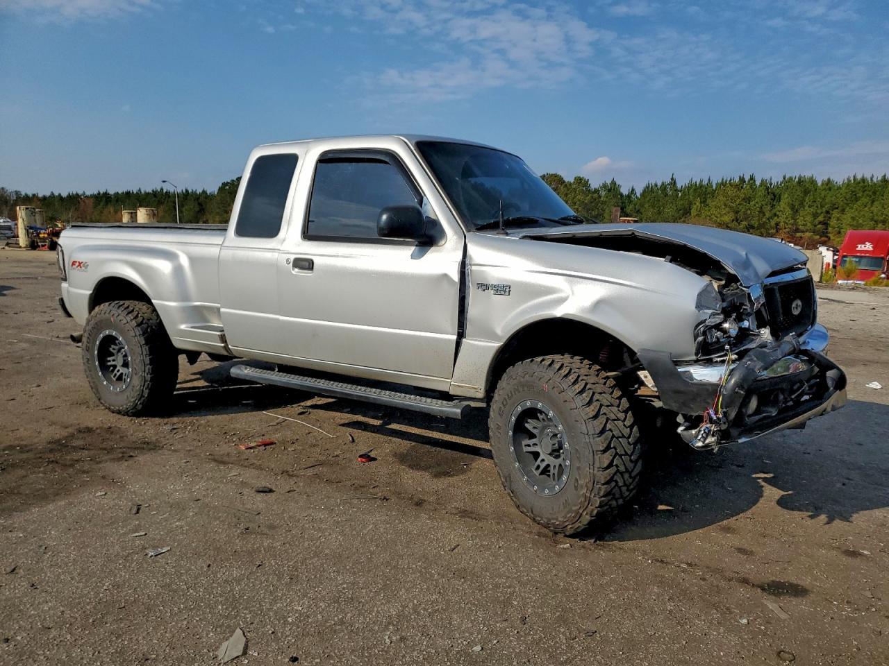 2004 Ford Ranger Super Cab - Image 4