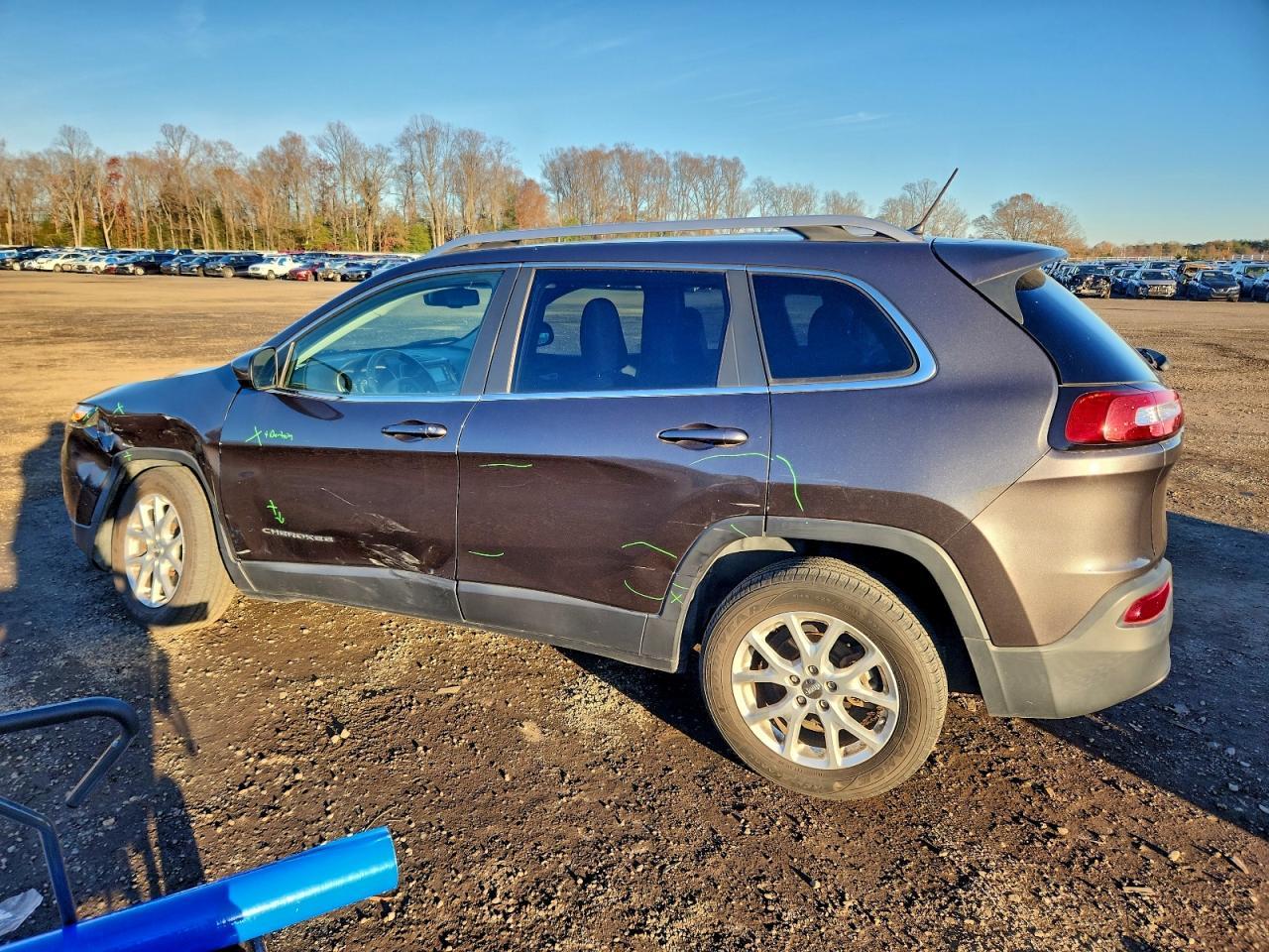 2015 Jeep Cherokee Latitude - Фото 2