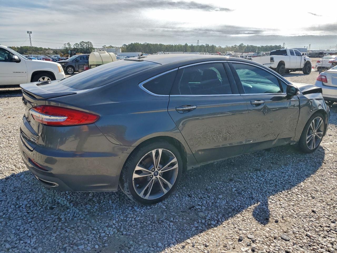 2020 Ford Fusion Titanium - Фото 3
