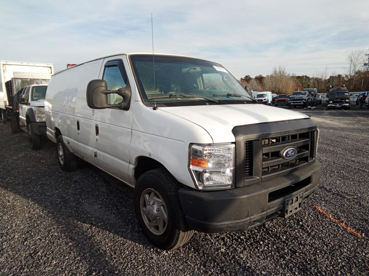 2011 Ford Econoline E250 Van - Image 4