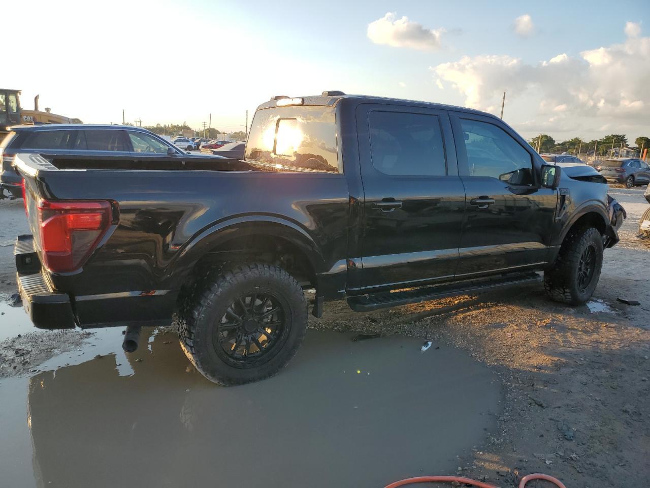 2024 Ford F150 Xlt - Фото 3