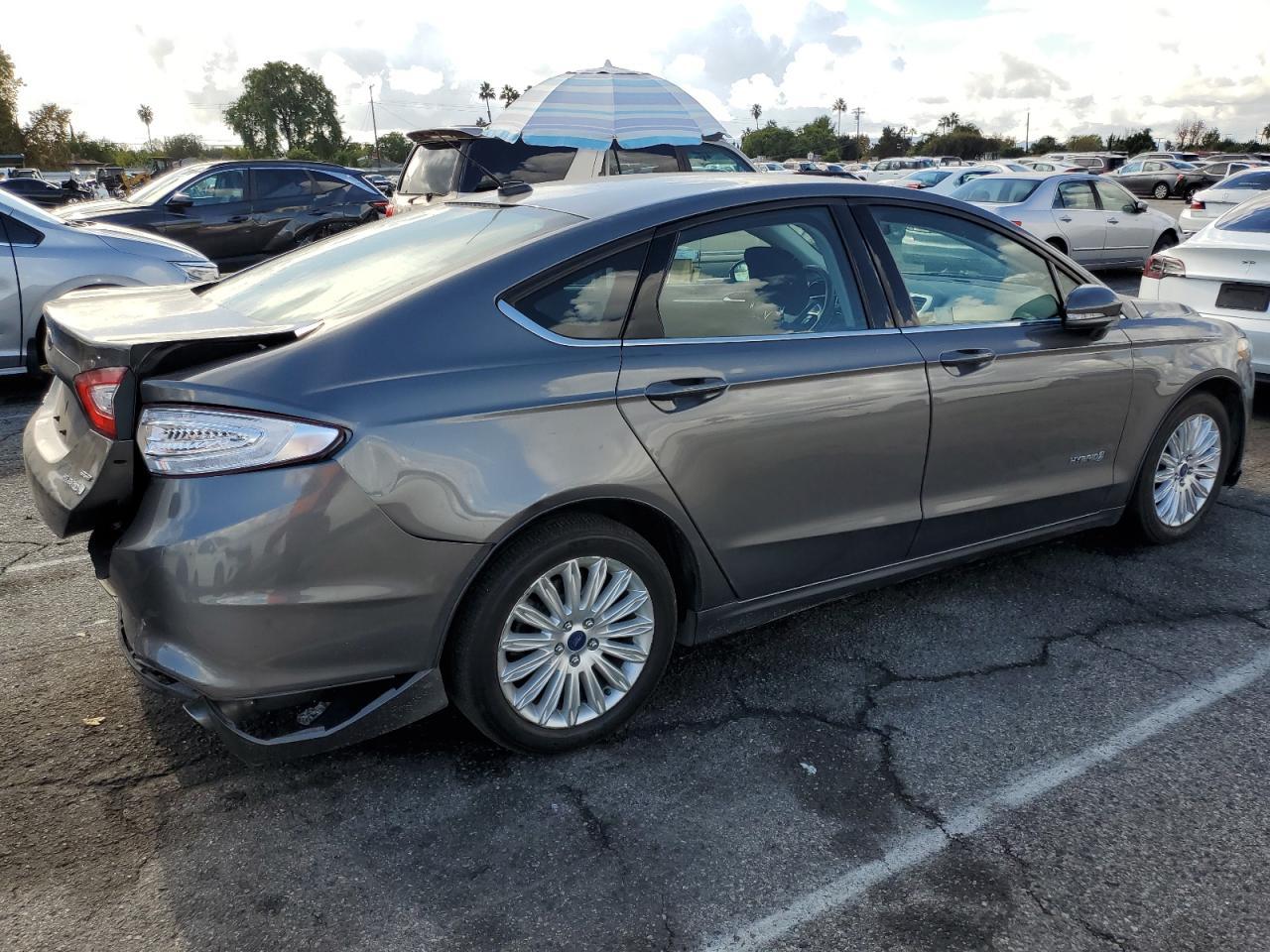 2014 Ford Fusion Se Hybrid - Image 3