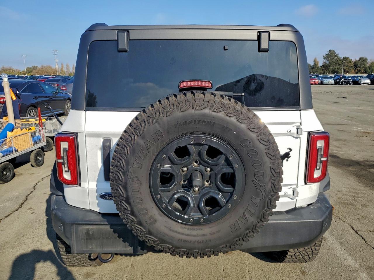 2023 Ford Bronco Base - Image 6