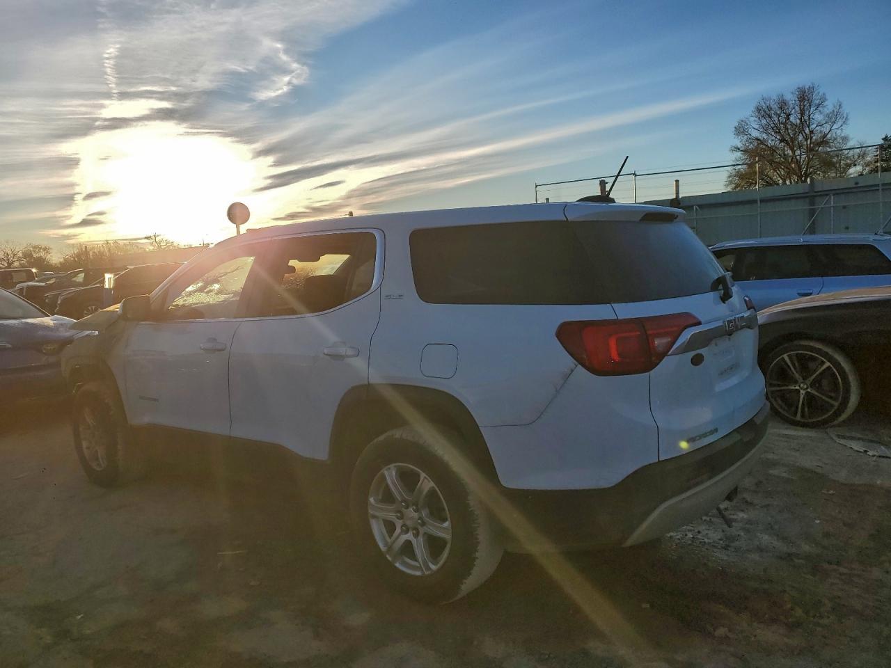2018 GMC Acadia Sle - Фото 2