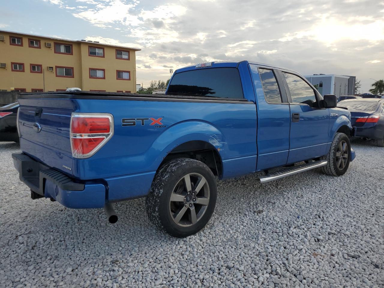 2013 Ford F150 Super Cab - Image 3