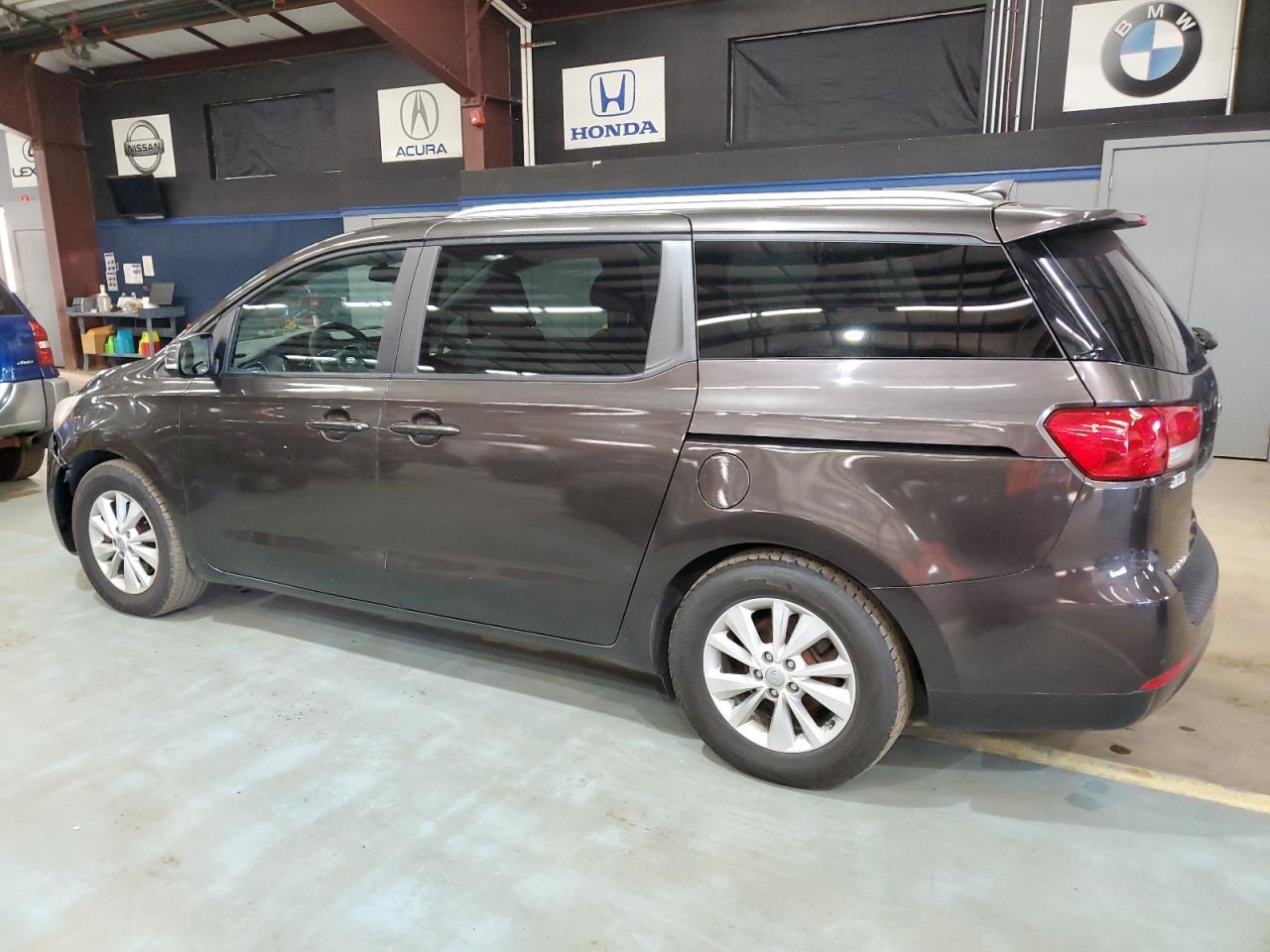 2016 Kia Sedona Lx - Фото 2
