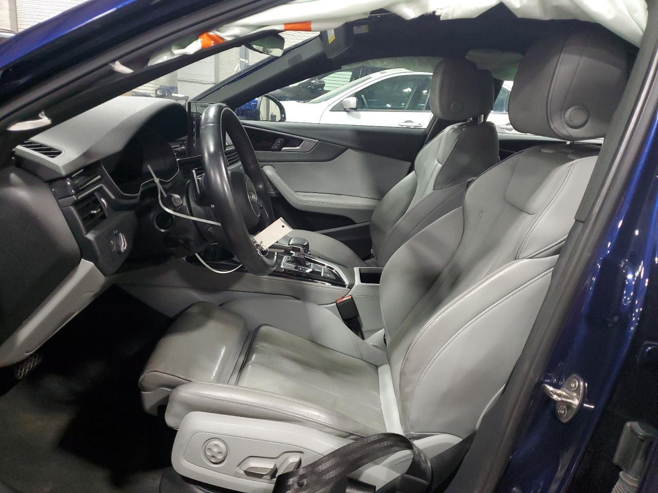 2022 Audi A4 Premium Plus 45 - Фото 7