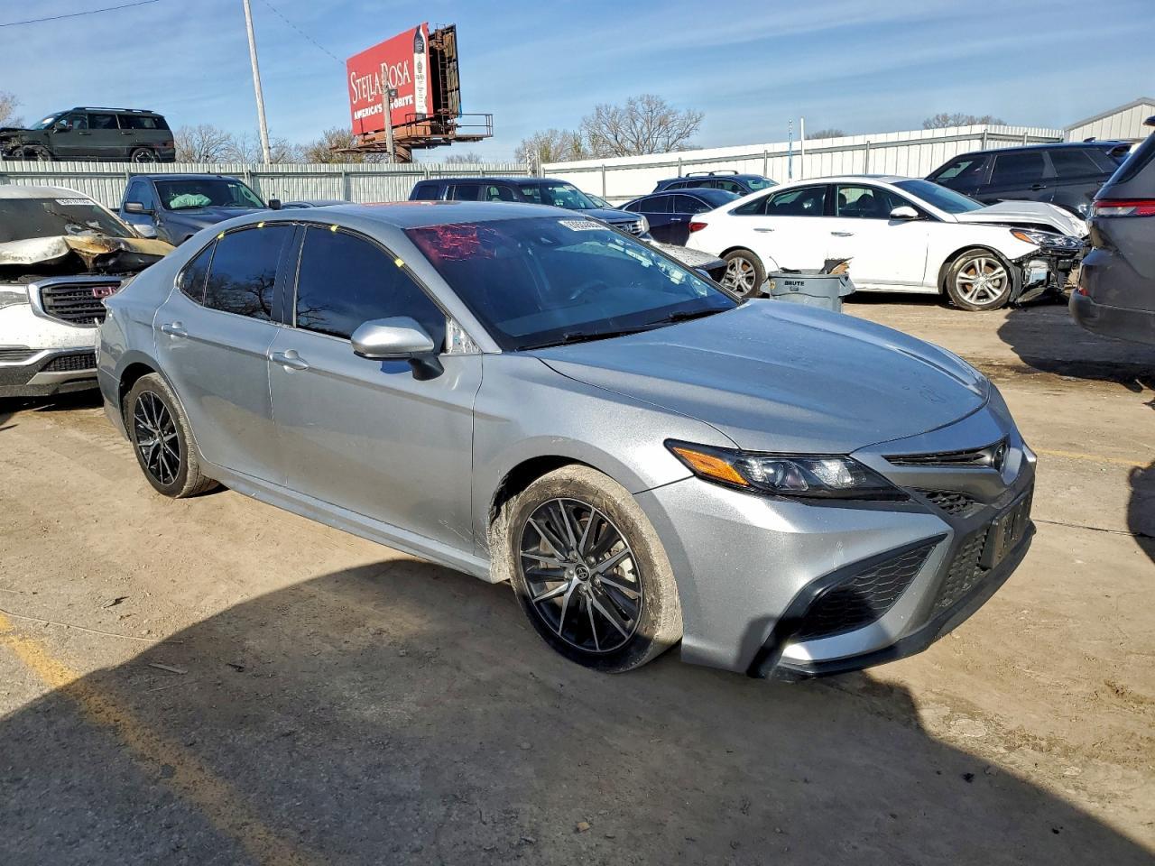 2021 Toyota Camry Se - Фото 4