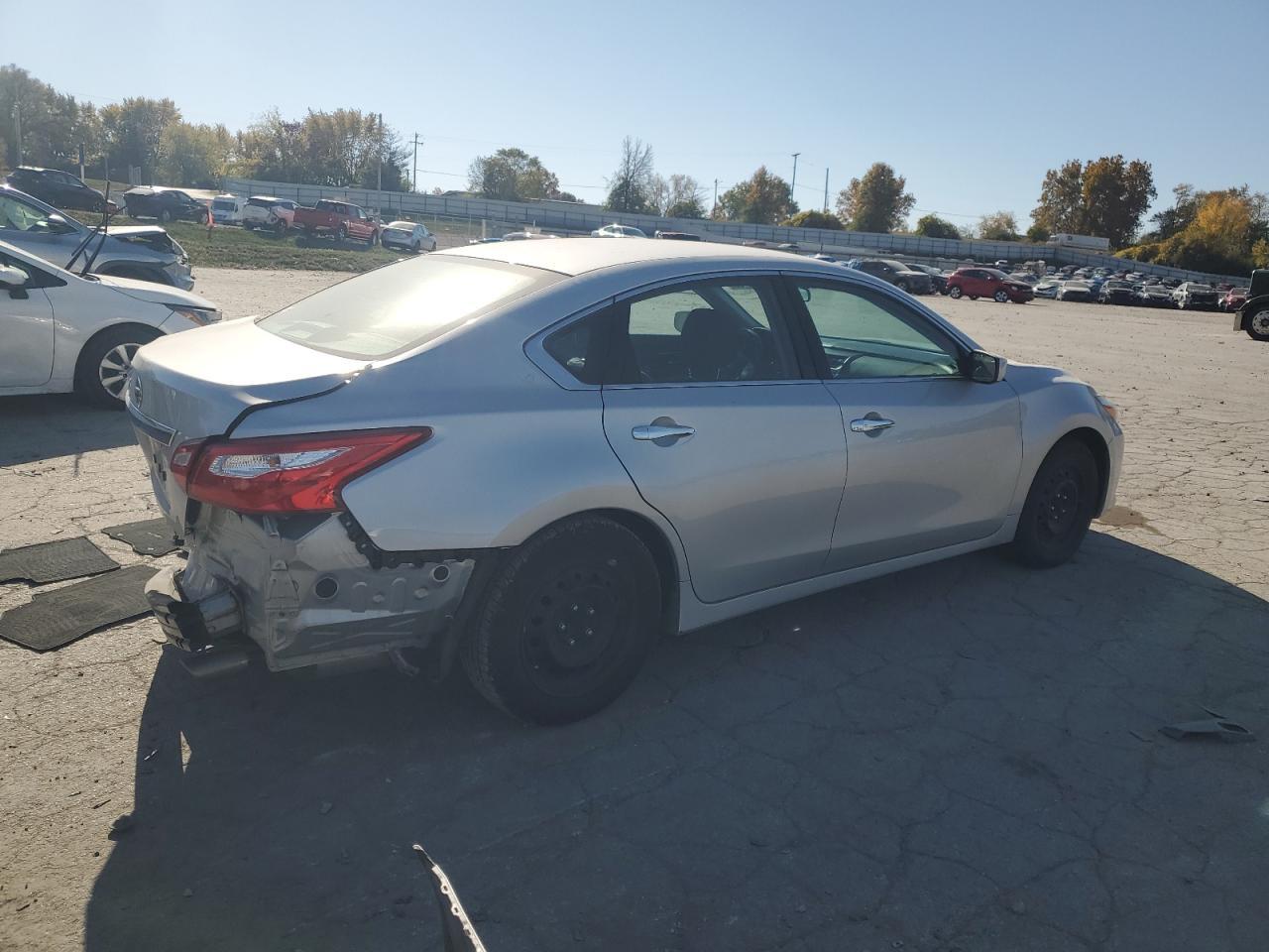 2016 Nissan Altima 2.5 - Image 3