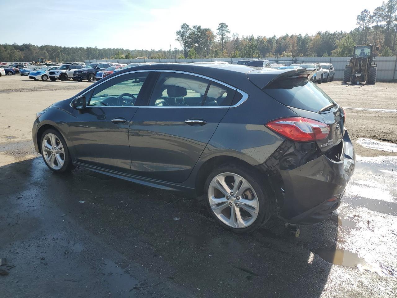 2018 Chevrolet Cruze Premier - Фото 2