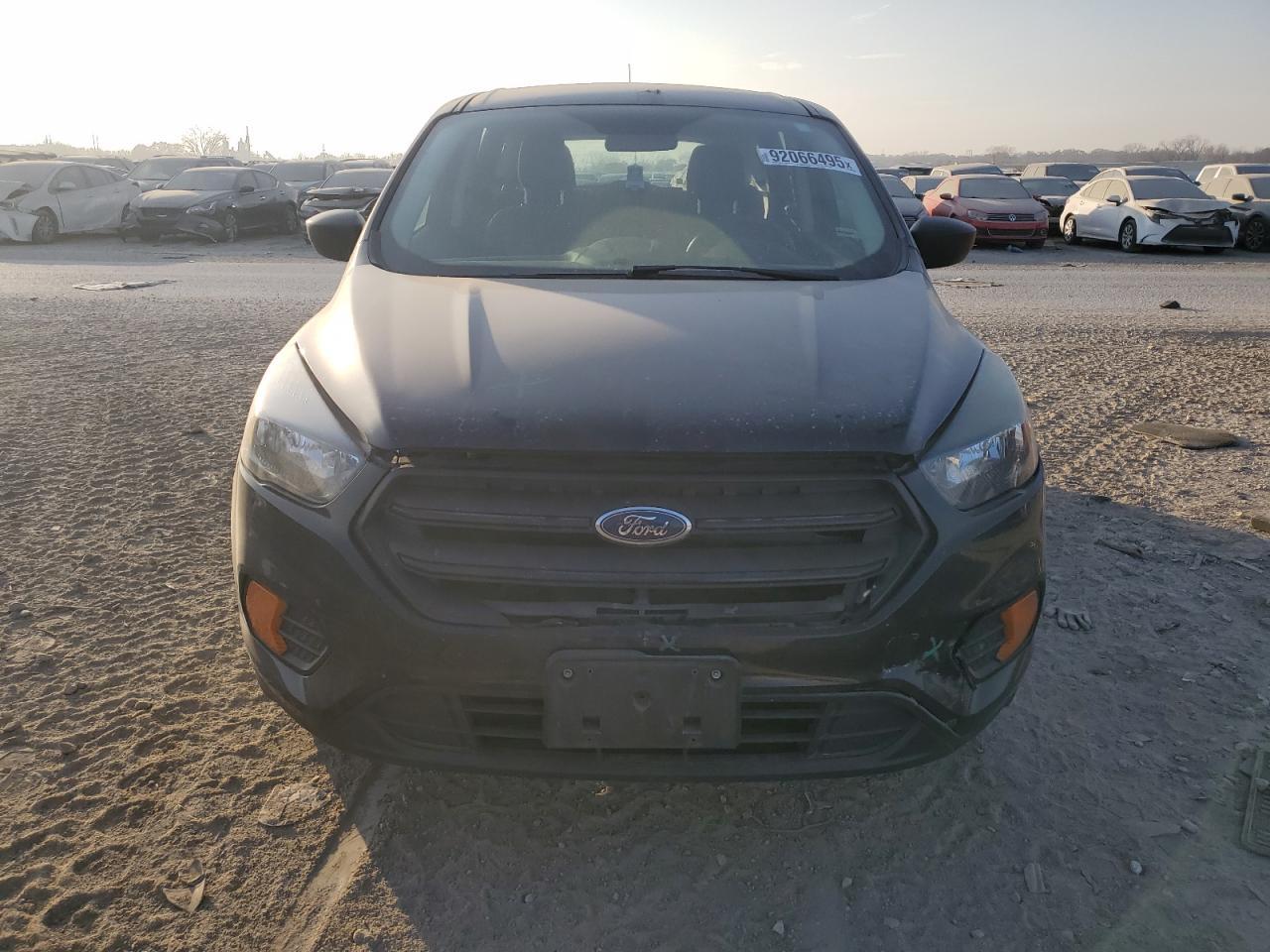 2019 Ford Escape S - Фото 5