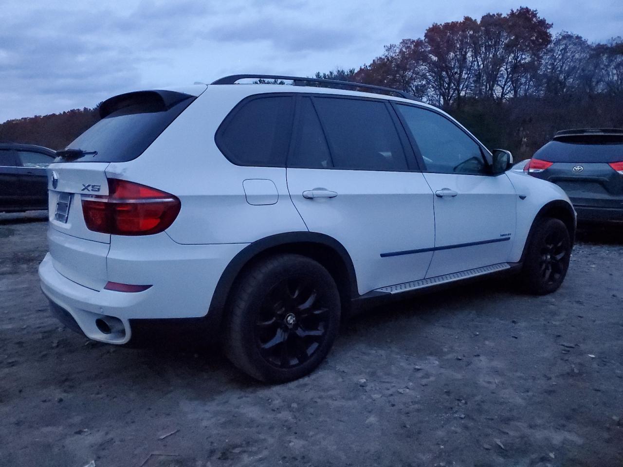 2012 BMW X5 xDrive35I - Image 3