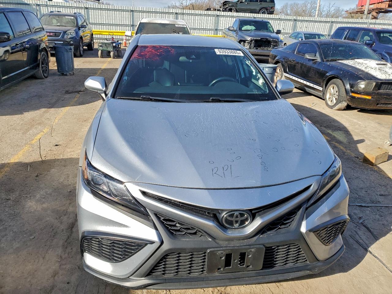 2021 Toyota Camry Se - Фото 5