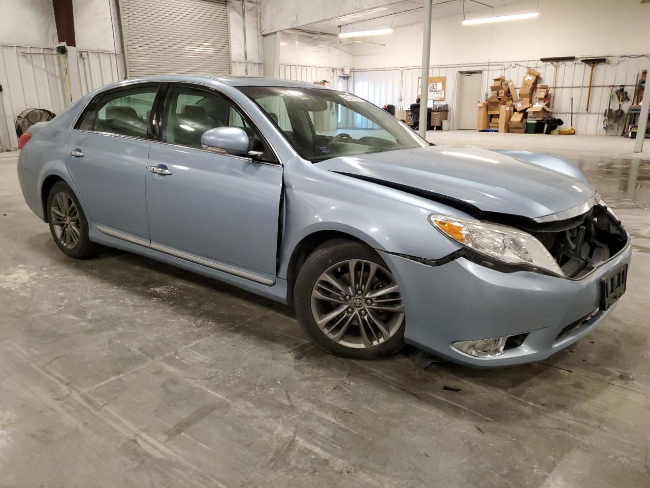 2012 Toyota Avalon - Image 4
