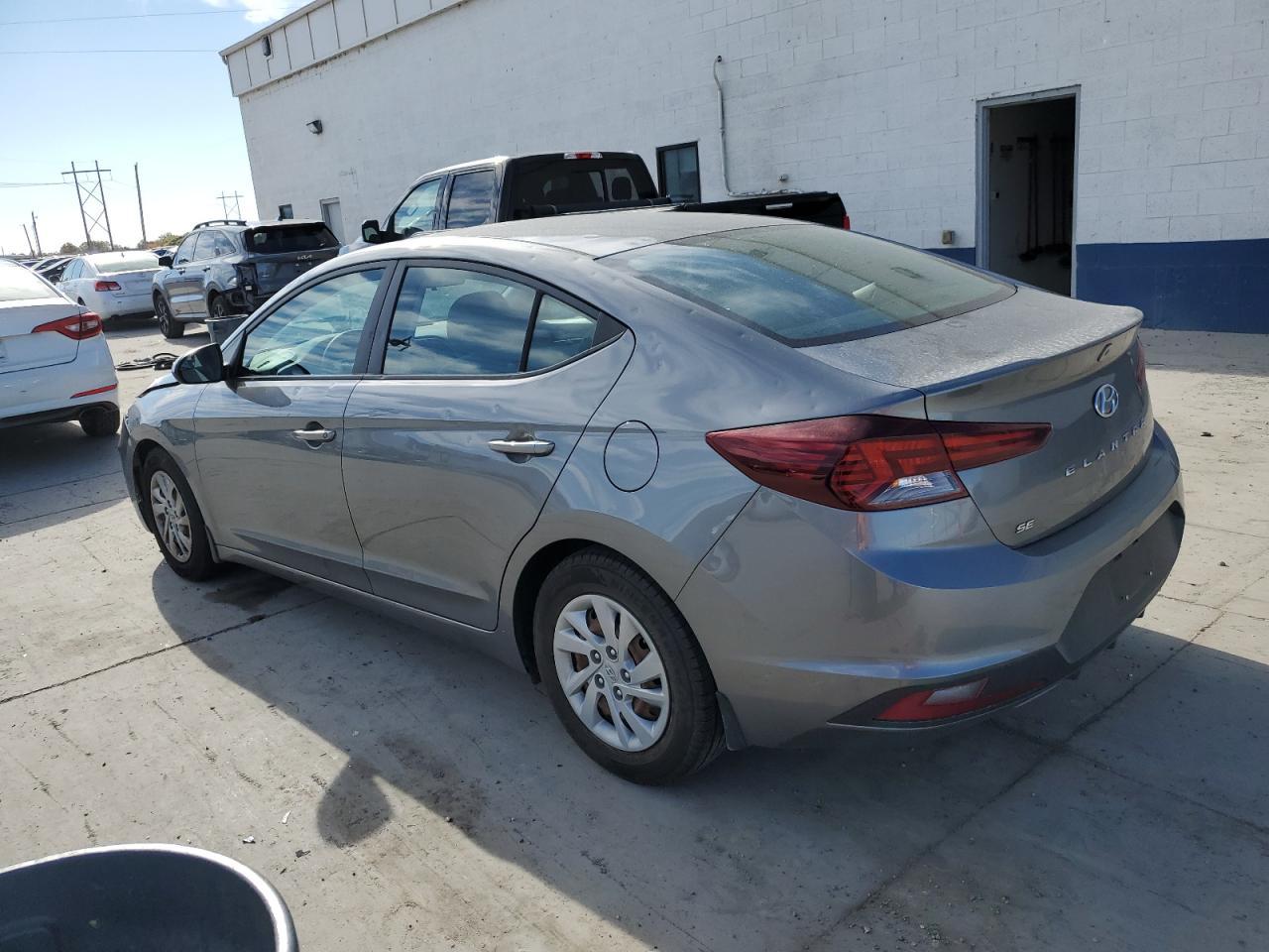 2019 Hyundai Elantra Se - Фото 2