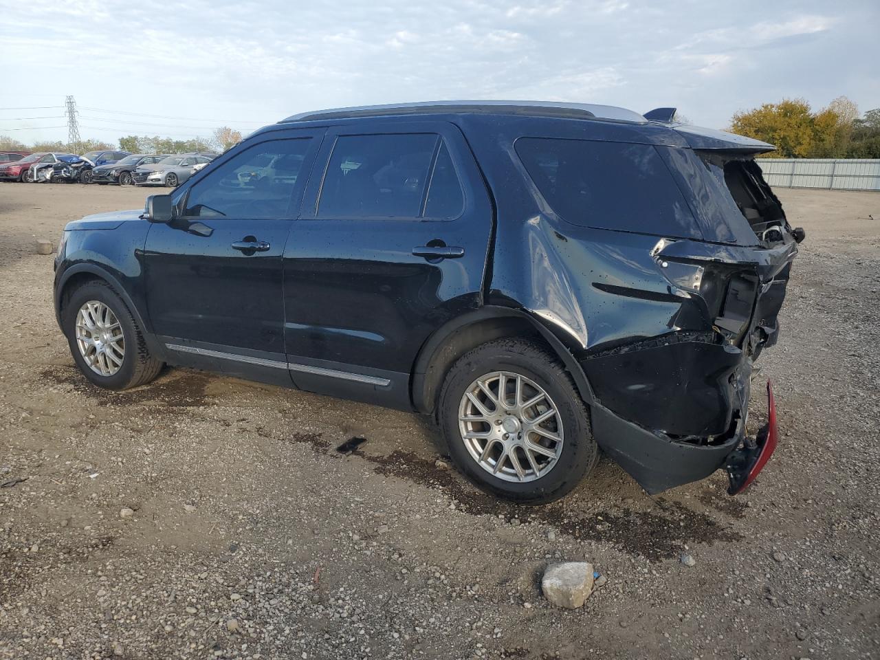 2016 Ford Explorer Xlt - Image 2