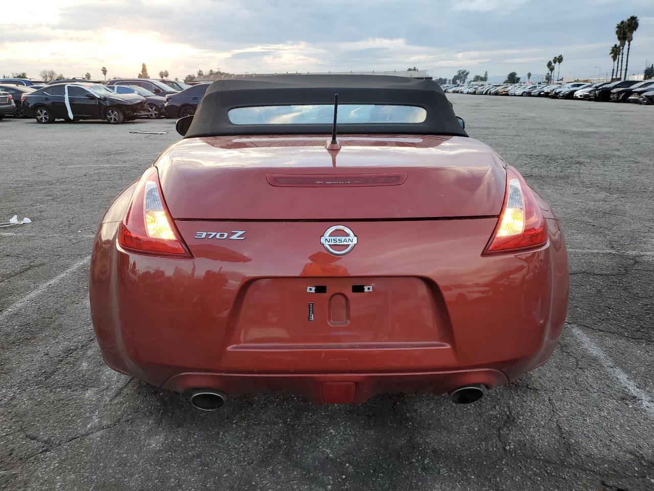 2016 Nissan 370Z Base - Фото 6