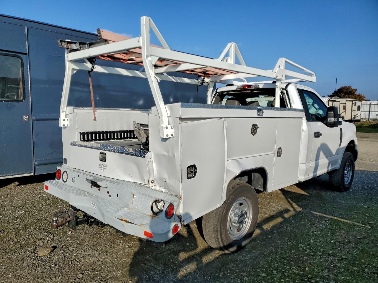 2022 Ford F250 Super Duty Utility / Service Truck - Фото 3