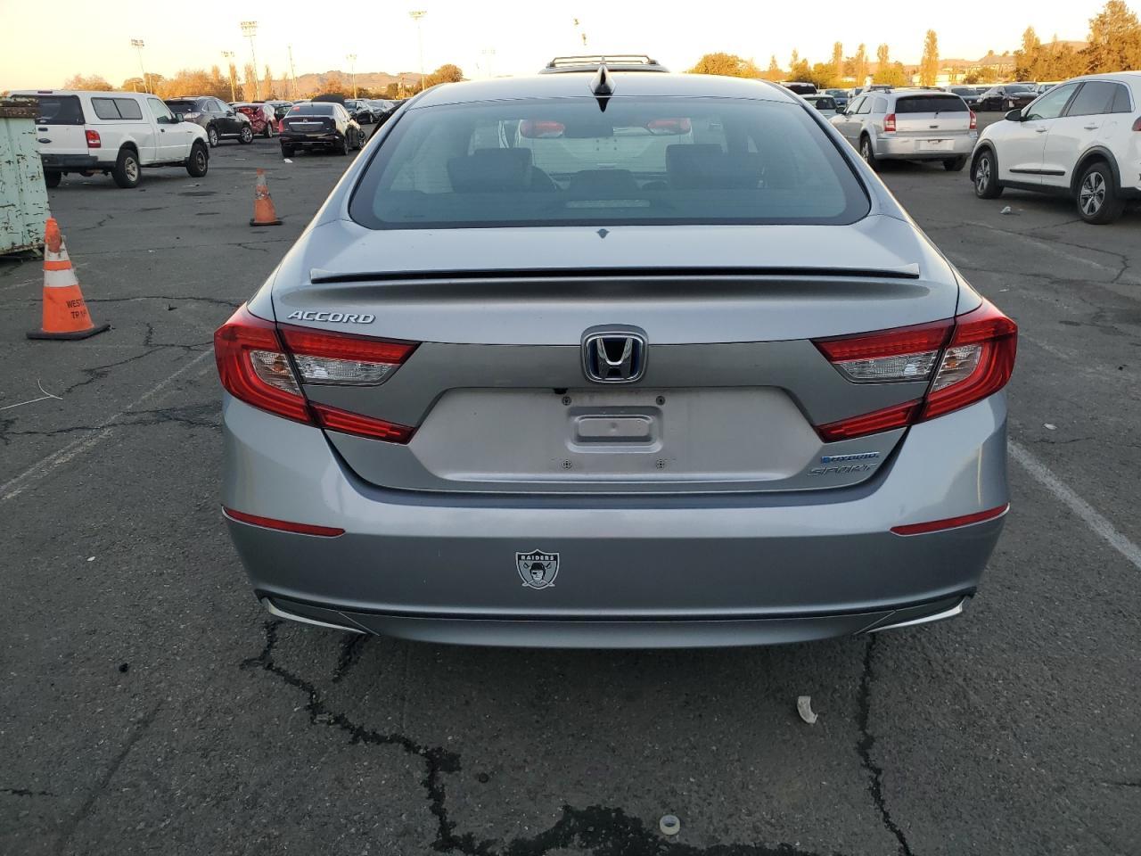 2022 Honda Accord Hybrid Sport - Image 6