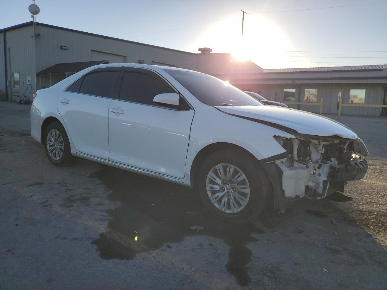 2013 Toyota Camry L - Фото 4
