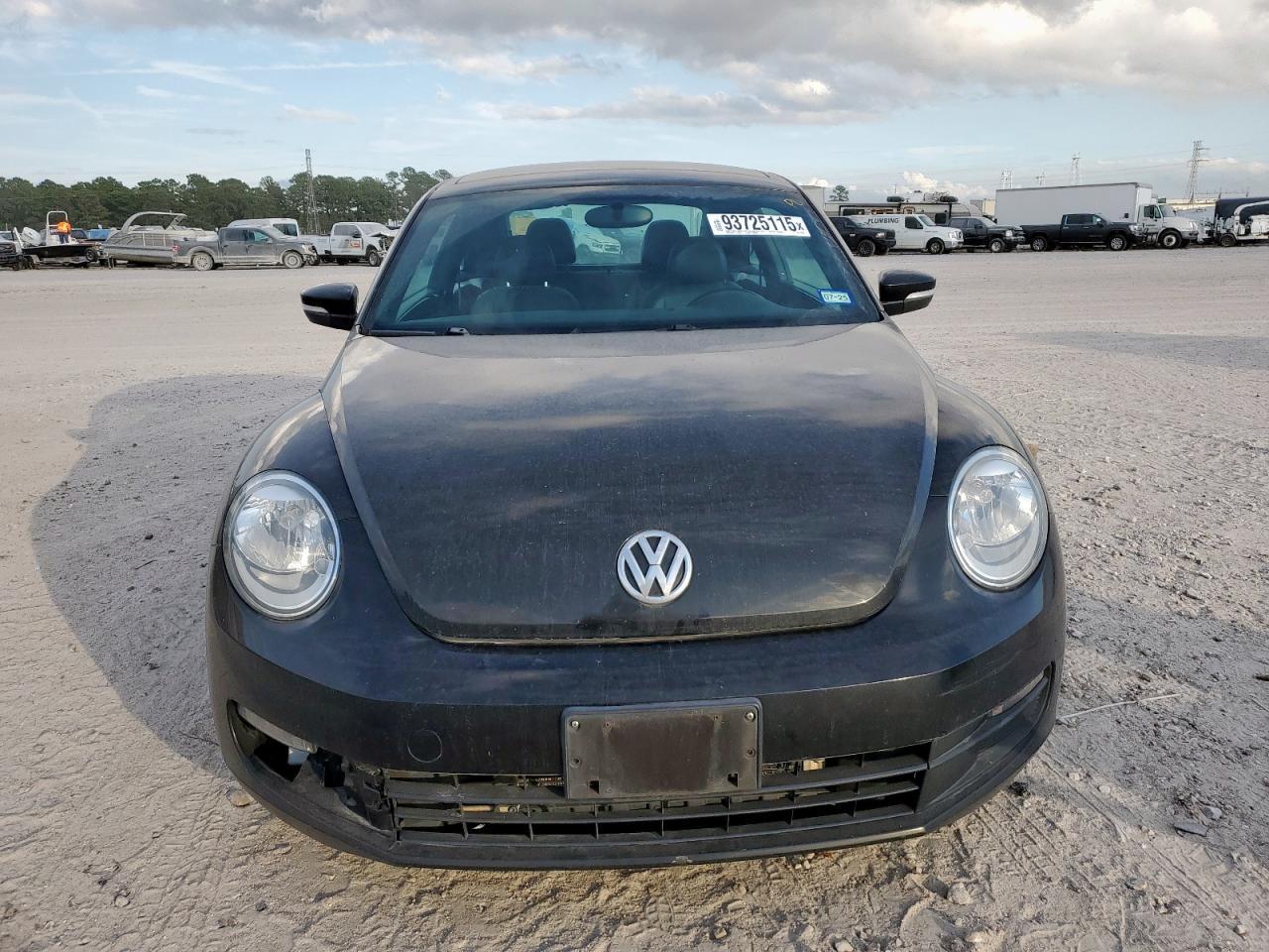 2015 Volkswagen Beetle 1.8T - Фото 5