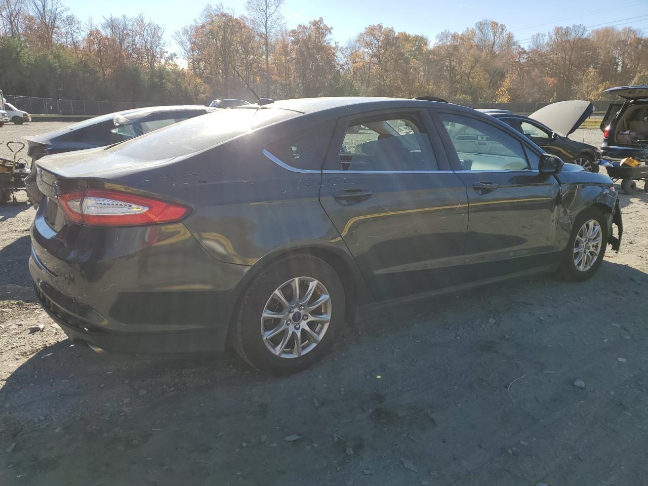 2015 Ford Fusion S - Фото 3