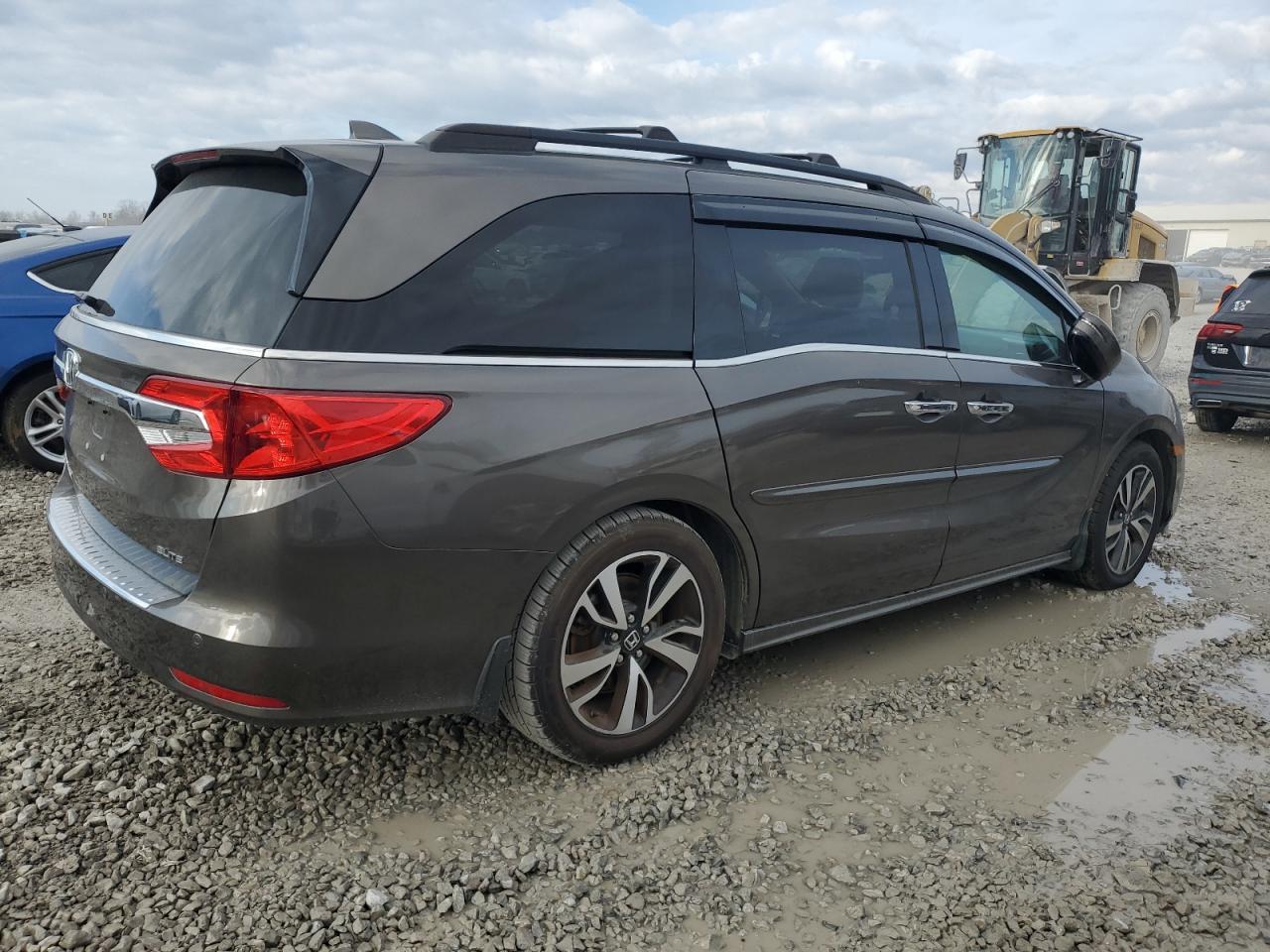 2018 Honda Odyssey Elite - Фото 3