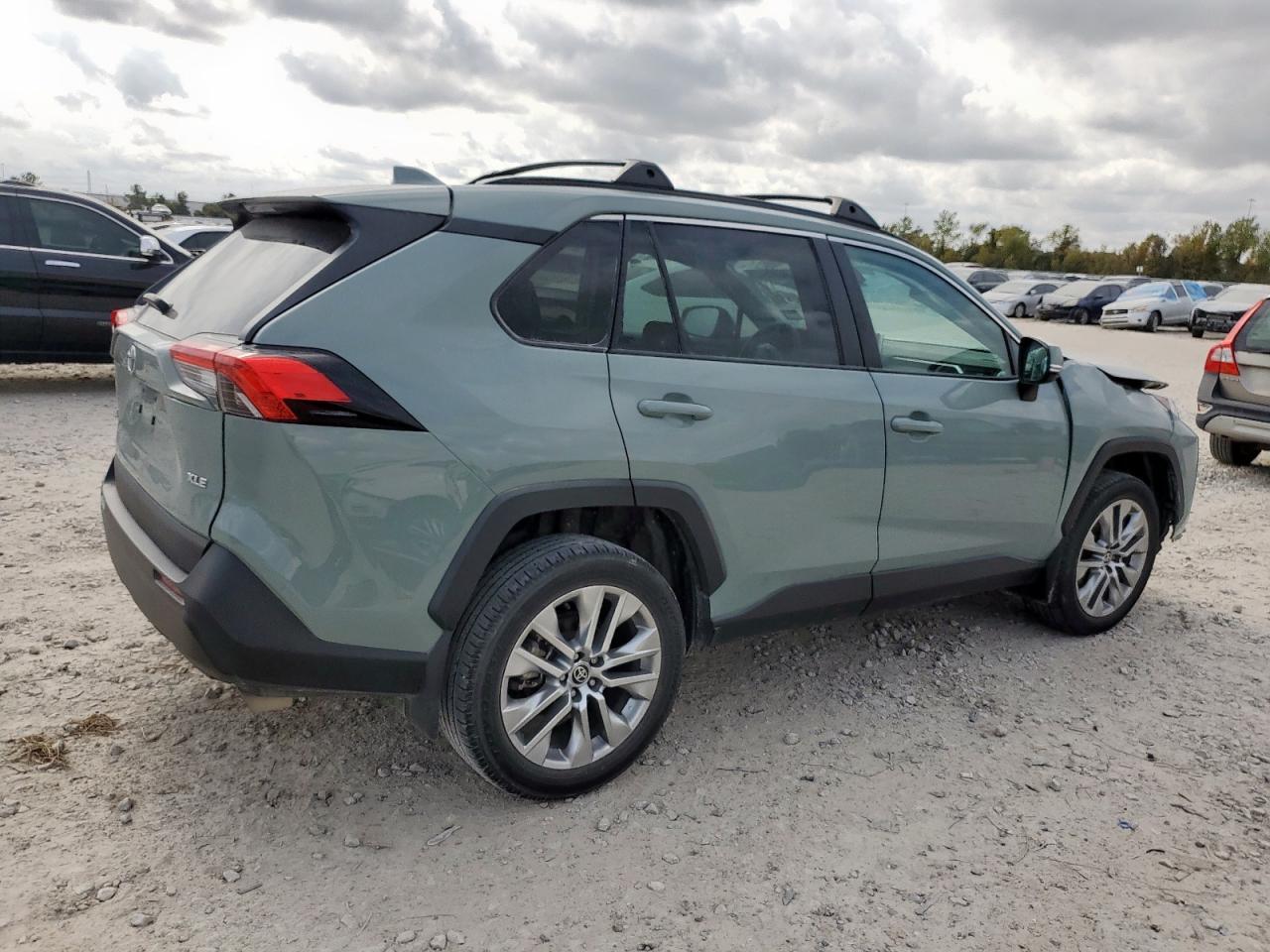 2023 Toyota Rav4 Xle Premium - Фото 3