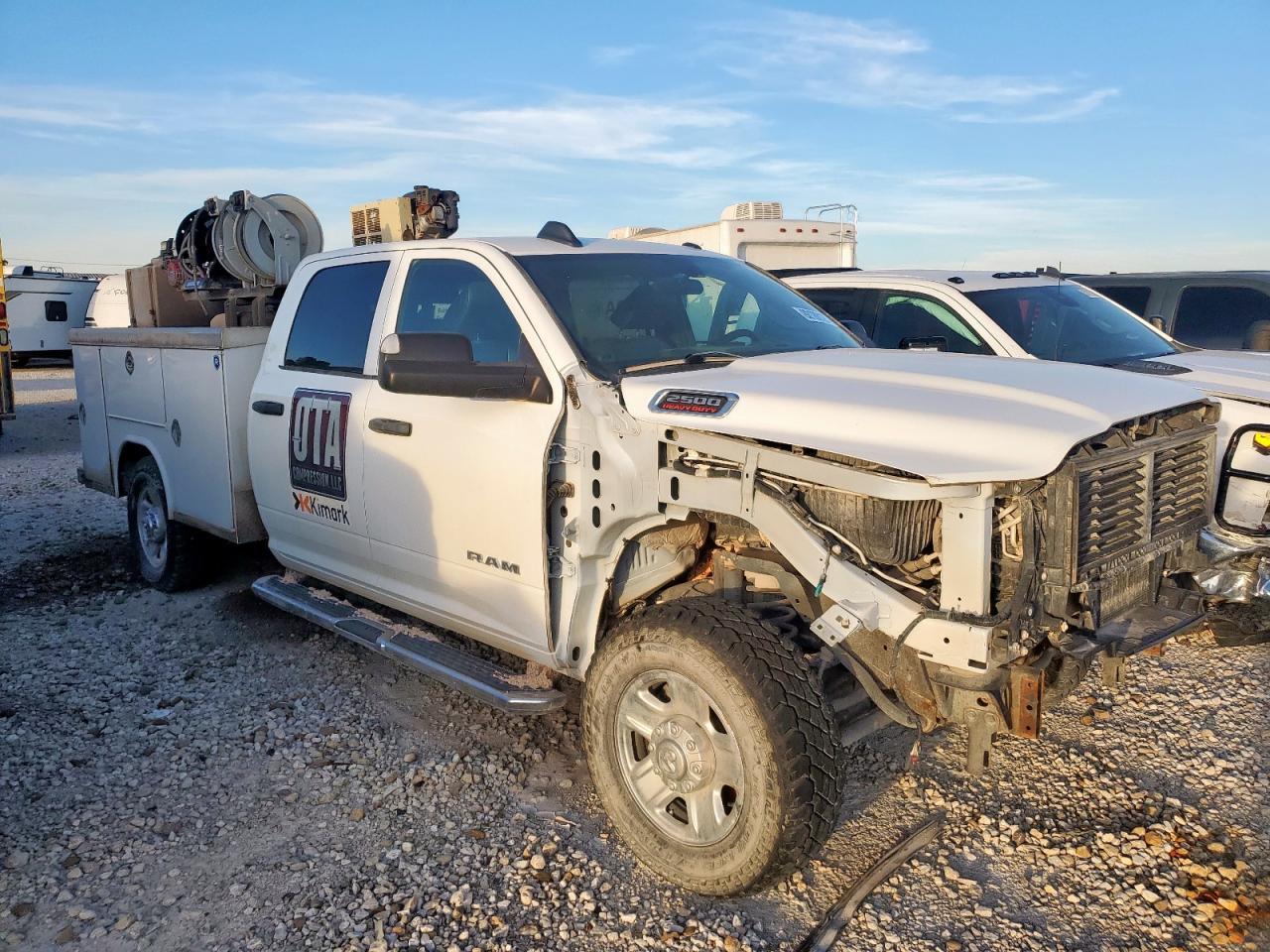 2022 Ram 2500 Tradesman - Фото 4