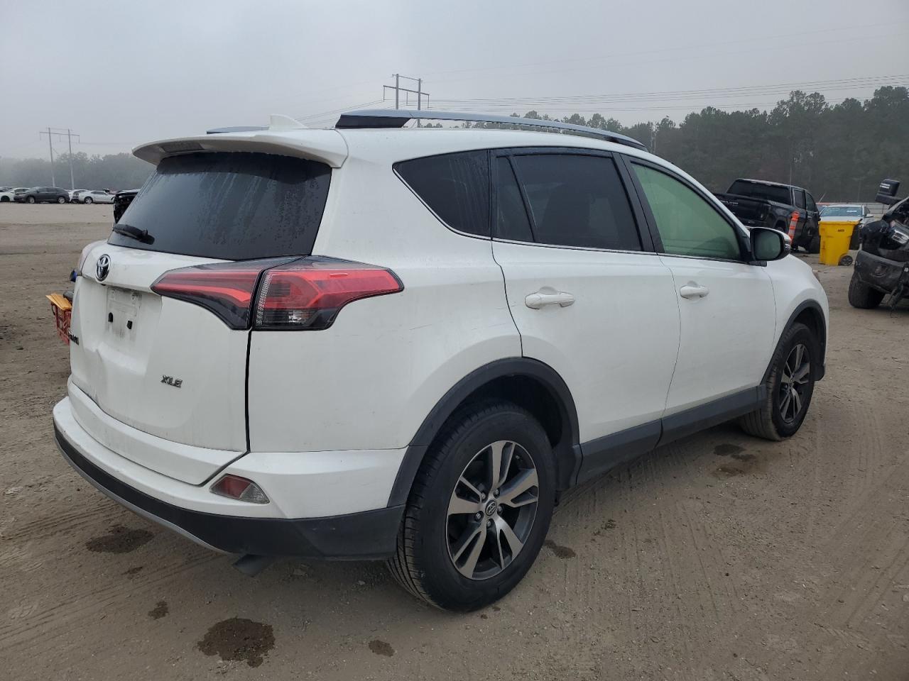 2017 Toyota Rav4 Xle - Фото 3