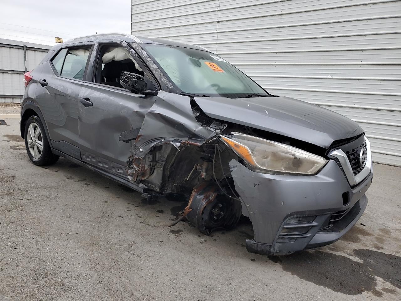 2019 Nissan Kicks S - Image 4