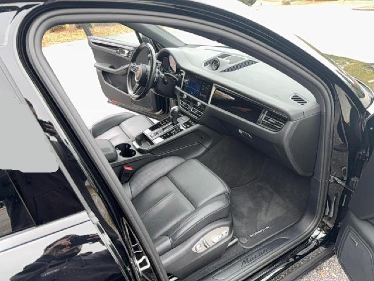 2024 Porsche Macan Base - Image 5