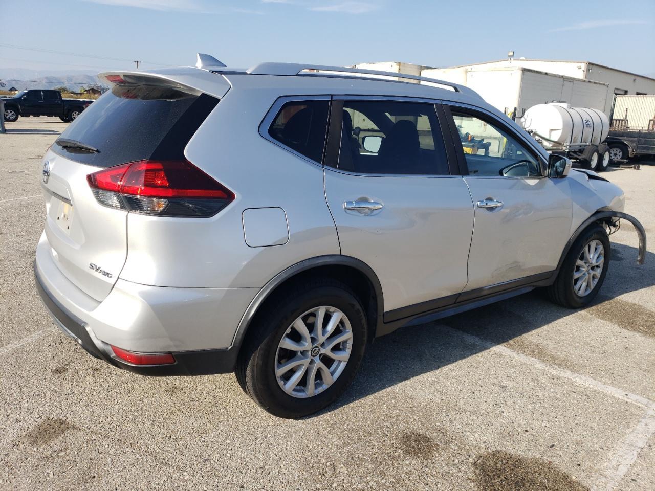 2018 Nissan Rogue S - Фото 3