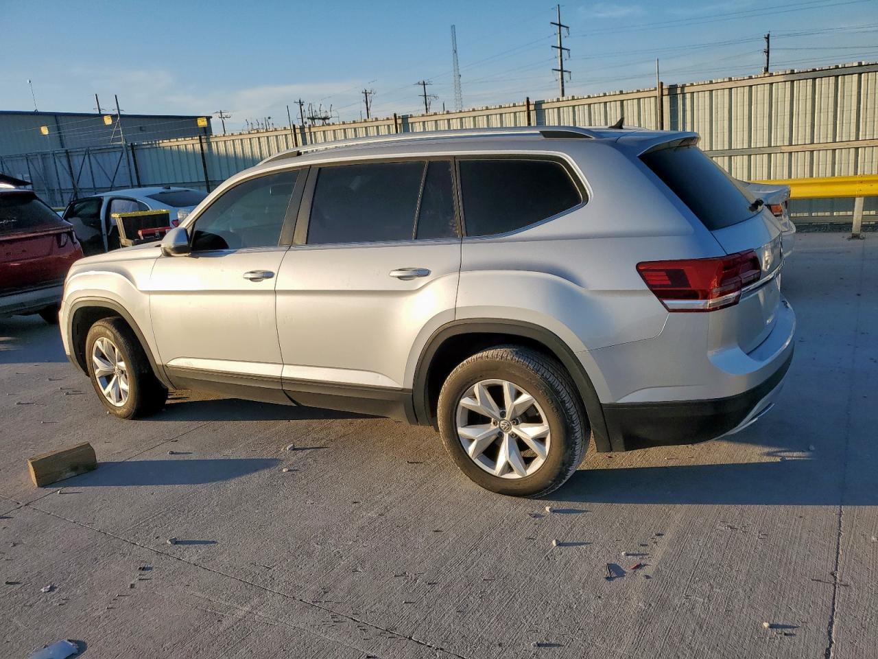 2018 Volkswagen Atlas S - Фото 2