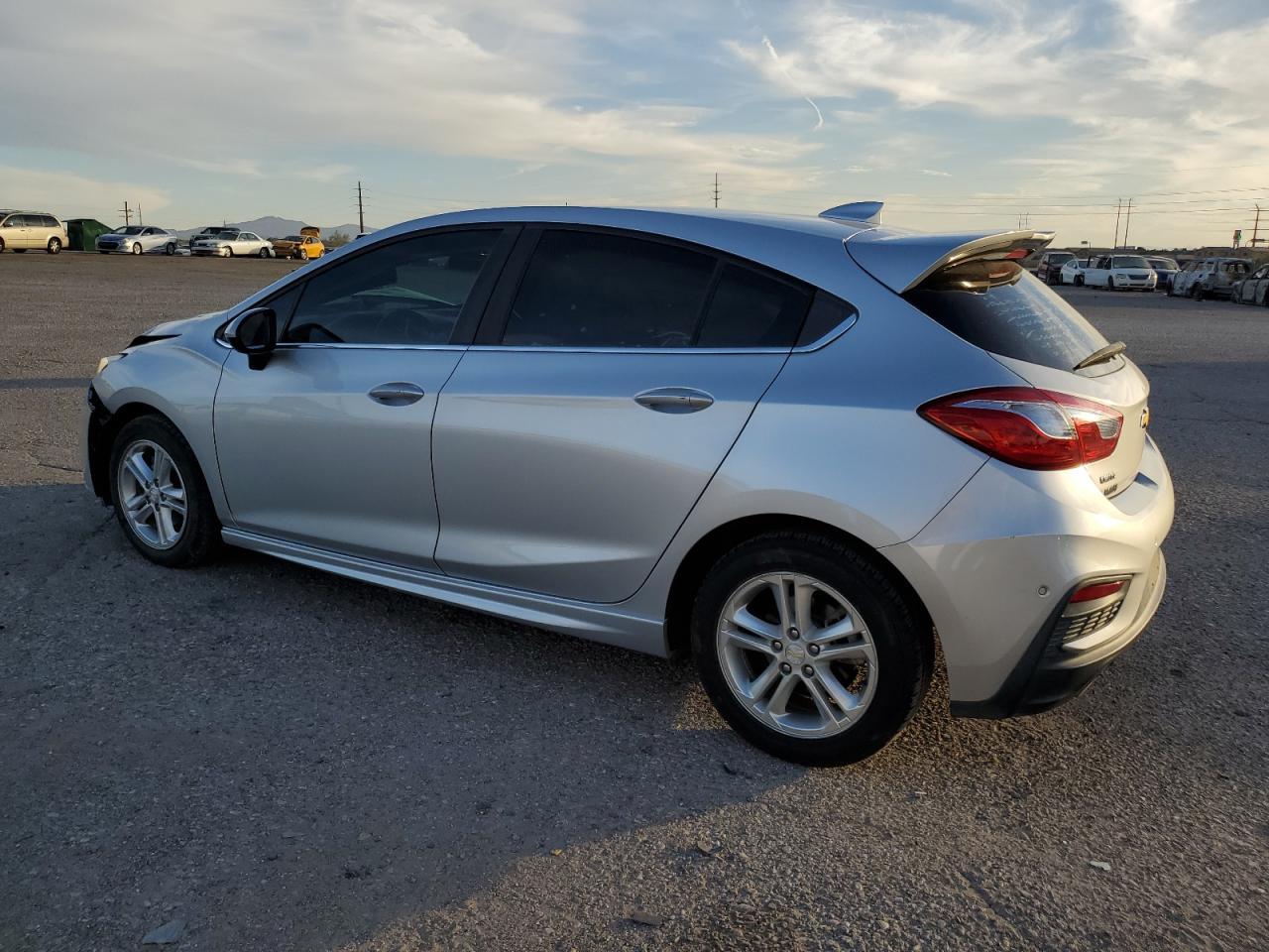 2017 Chevrolet Cruze Lt - Фото 2