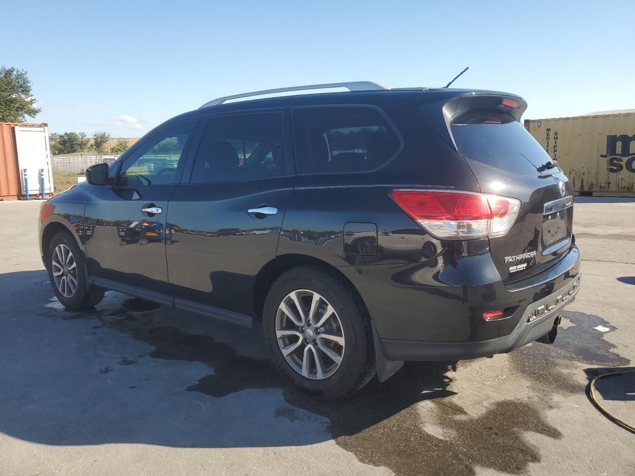2015 Nissan Pathfinder S - Фото 2