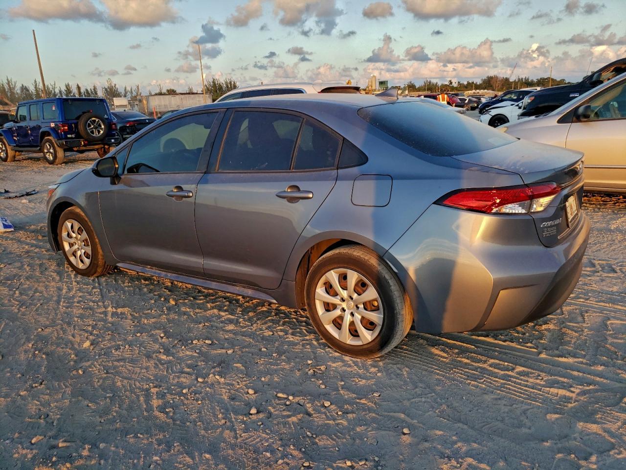 2023 Toyota Corolla Le - Фото 2