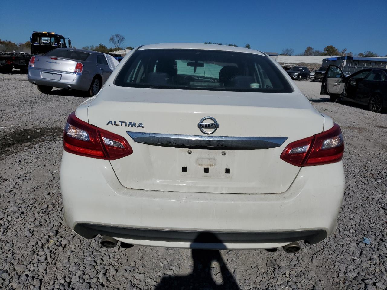 2017 Nissan Altima 2.5 - Image 6