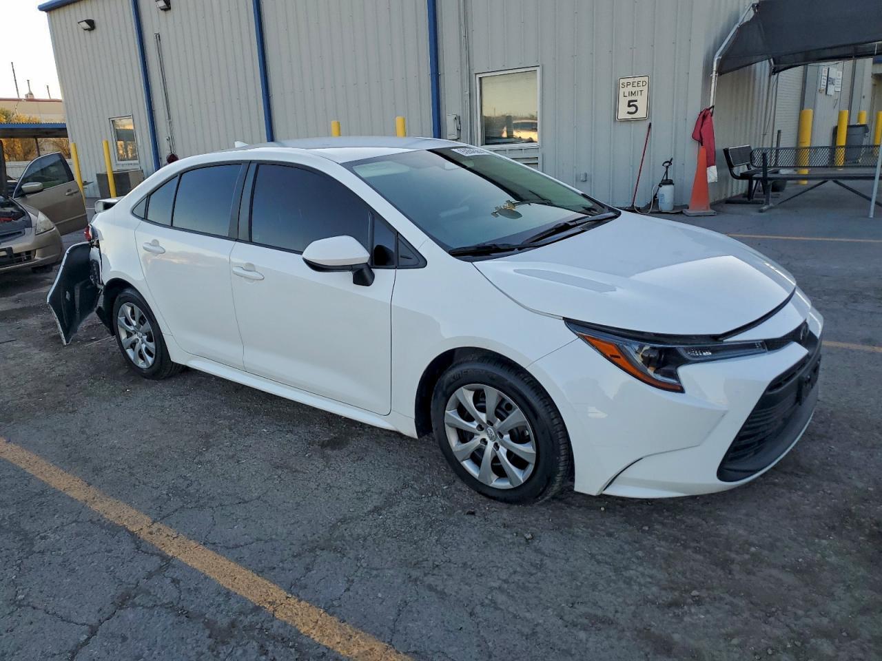 2025 Toyota Corolla Le - Фото 4