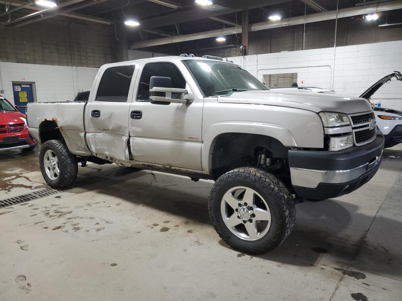 2005 Chevrolet Silverado K2500 Heavy Duty - Фото 4
