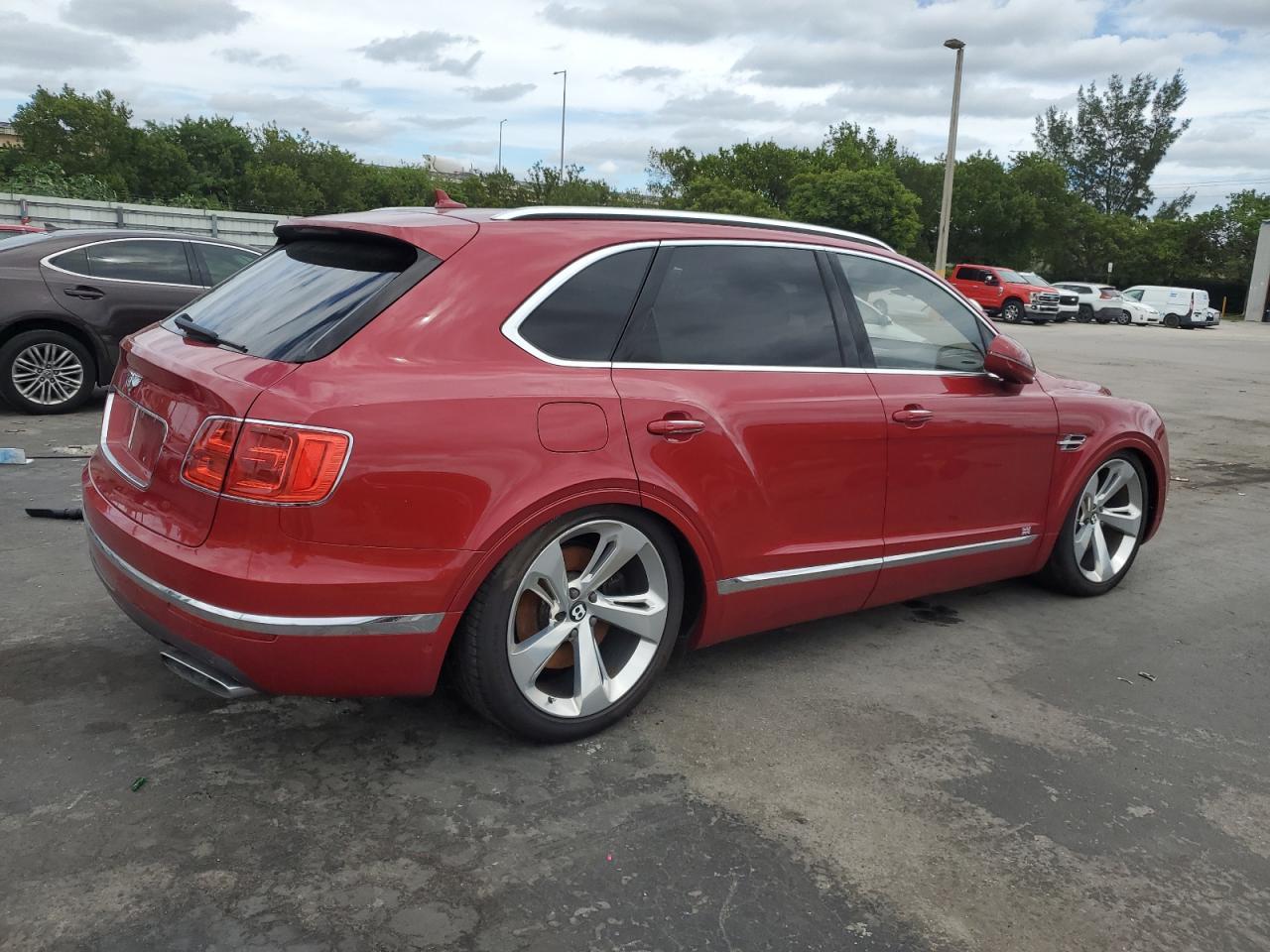 2017 Bentley Bentayga - Image 3