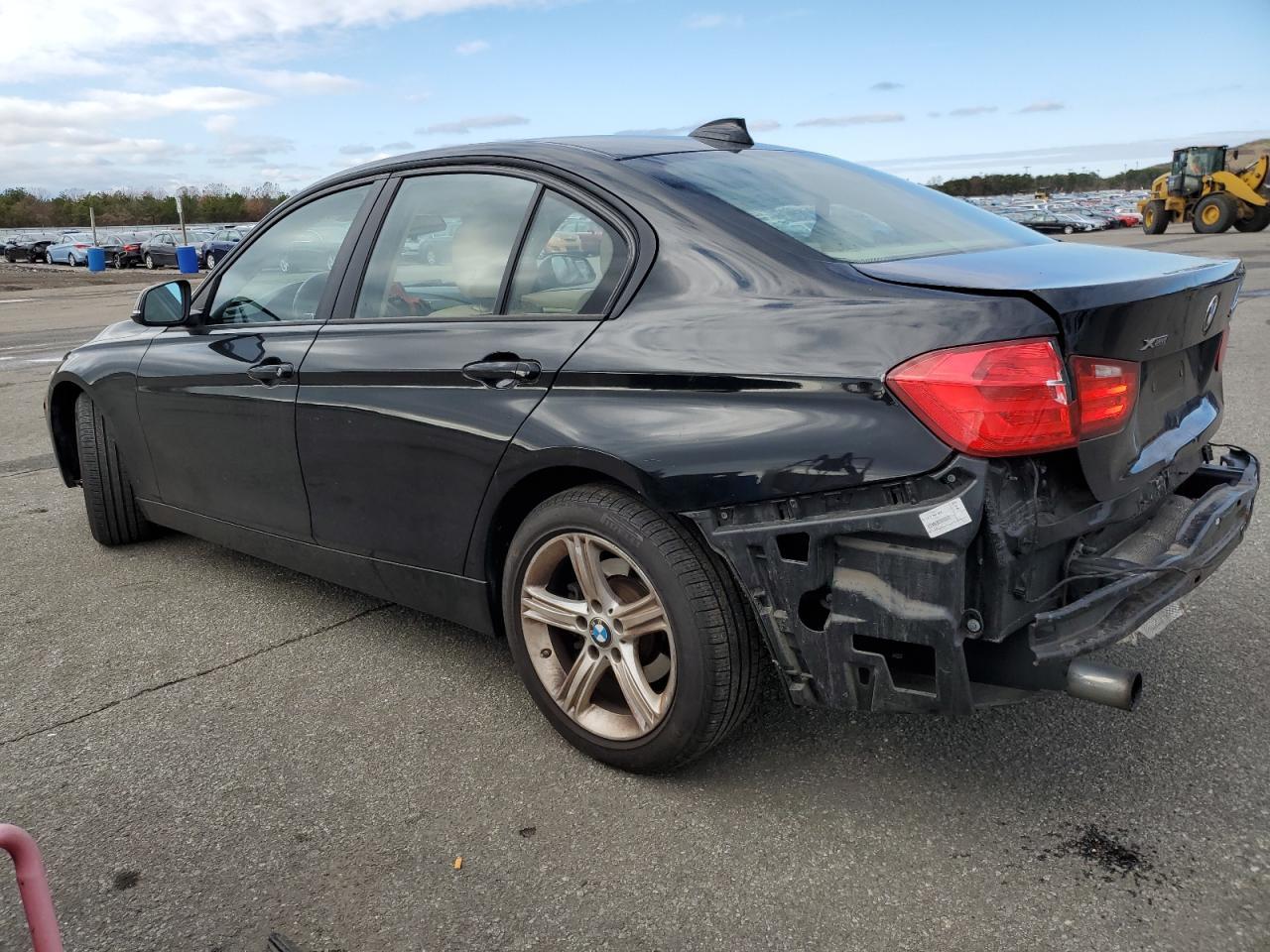 2015 BMW 320 I xDrive - Фото 2