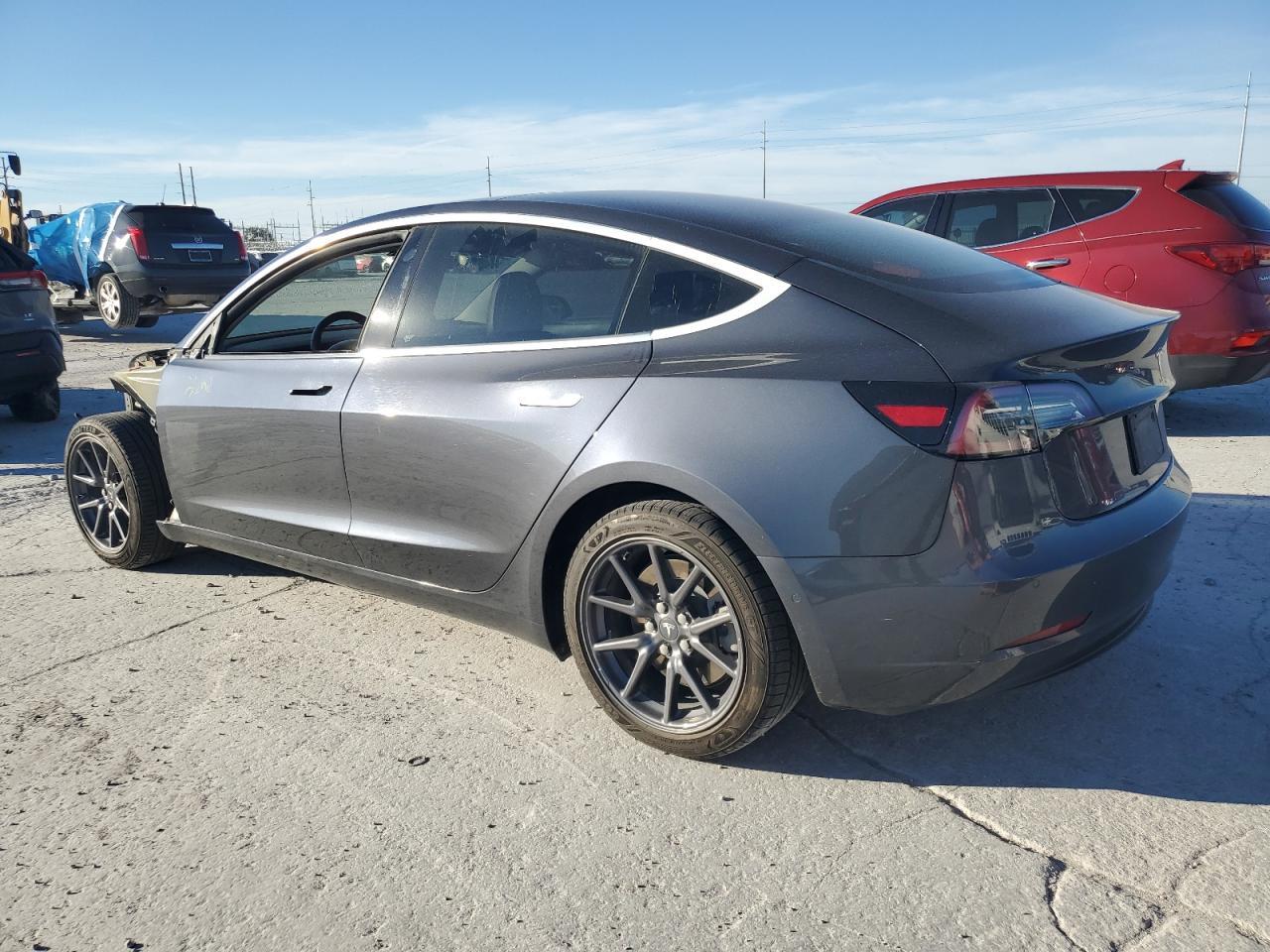 2019 Tesla Model 3 - Фото 2
