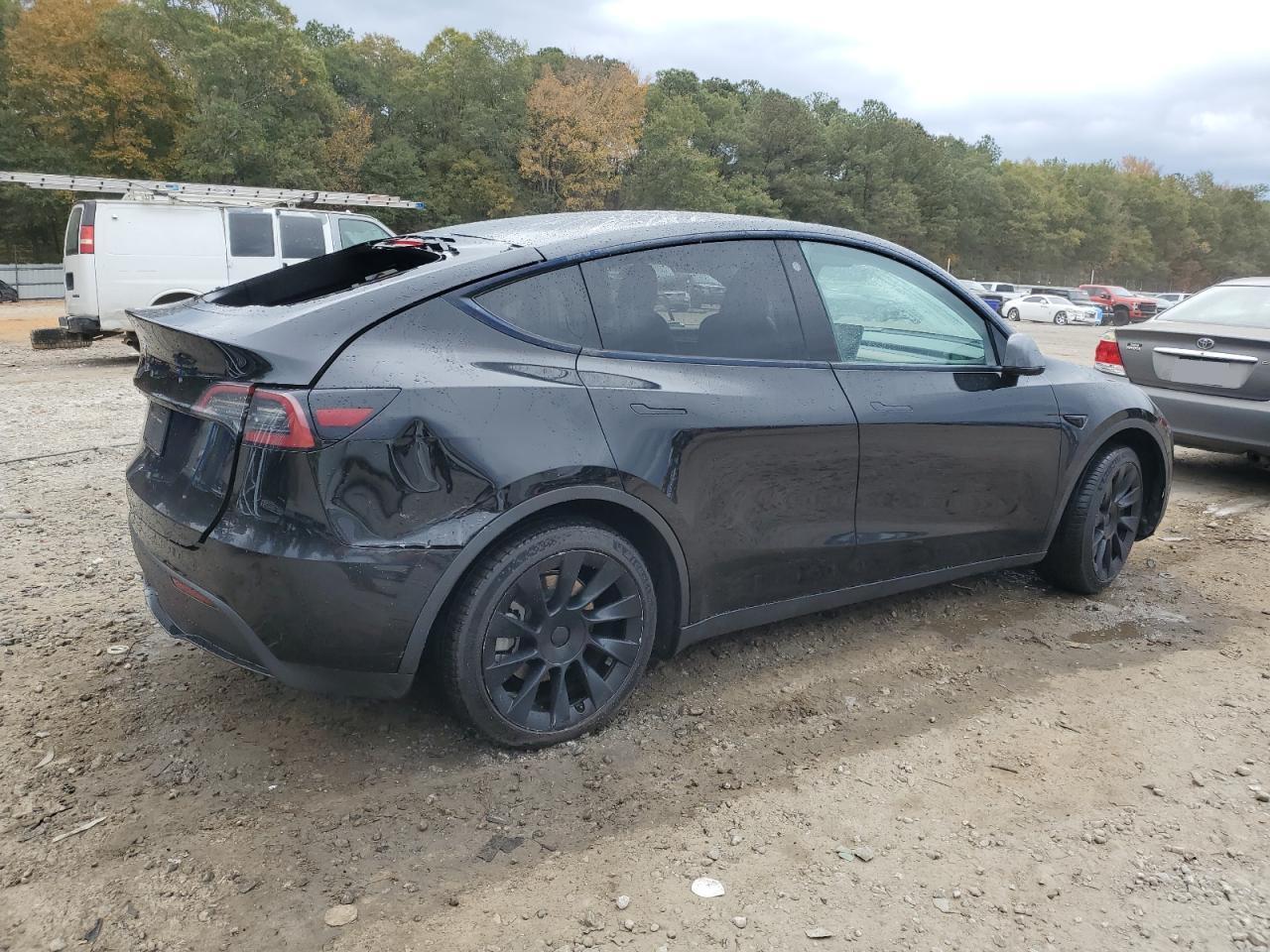 2023 Tesla Model Y - Фото 3