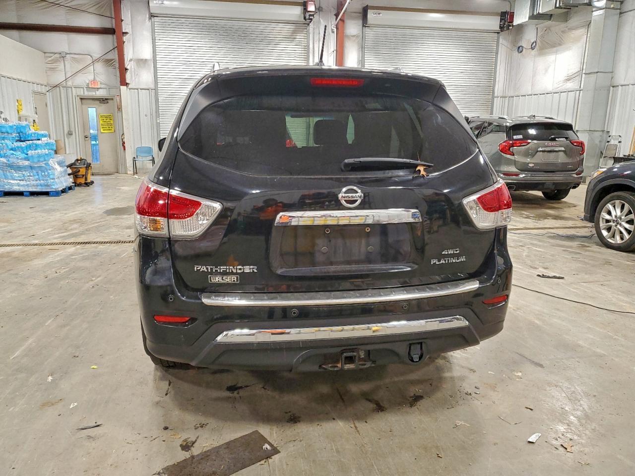 2014 Nissan Pathfinder S - Image 6