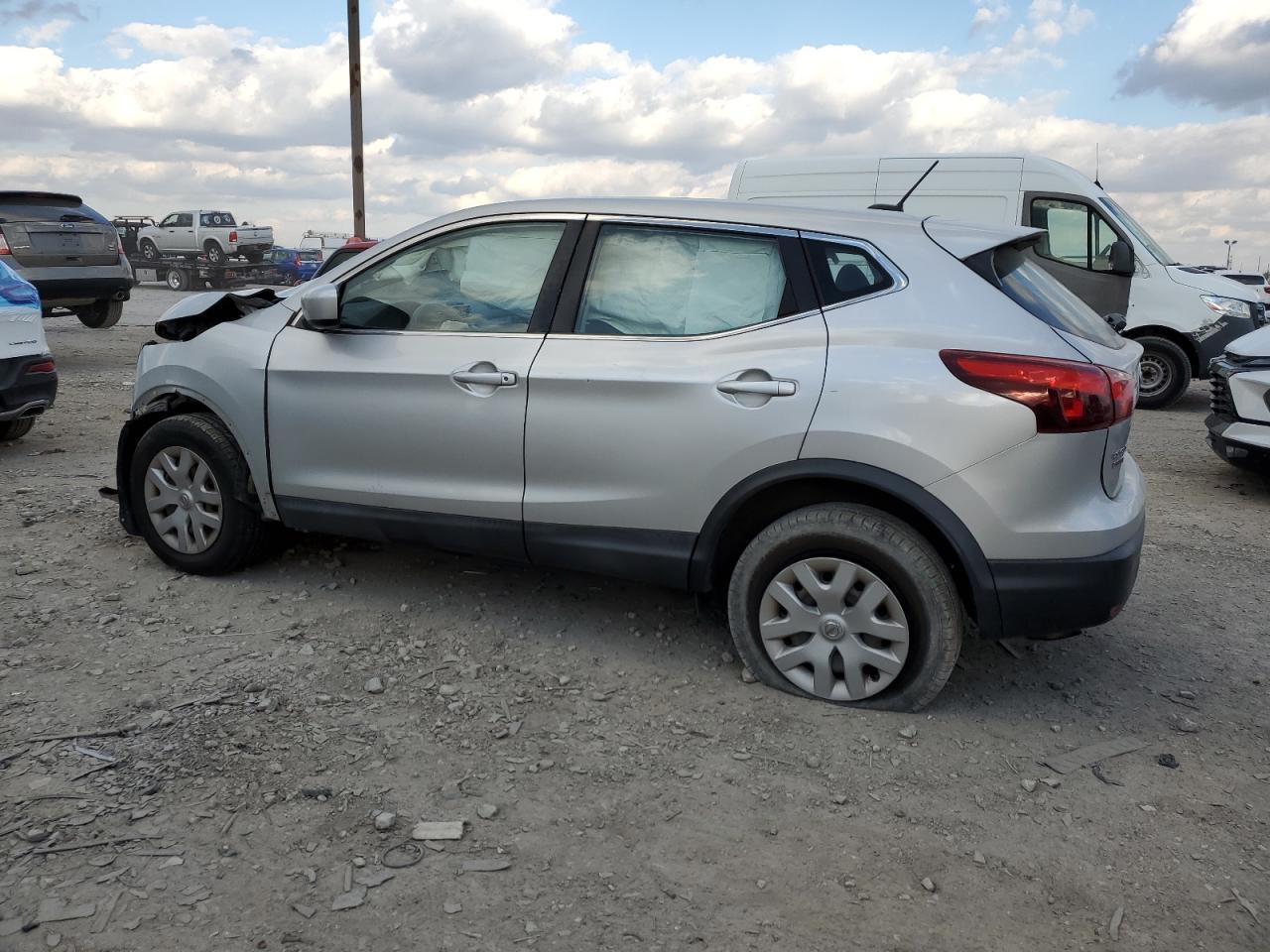 2019 Nissan Rogue Sport S - Фото 2