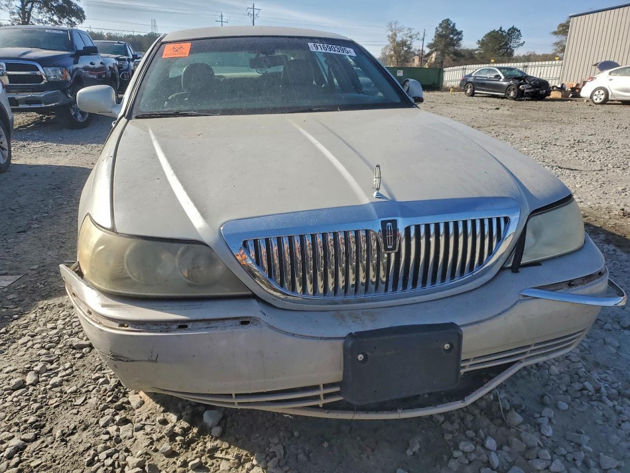 2005 Lincoln Town Car Signature - Фото 5