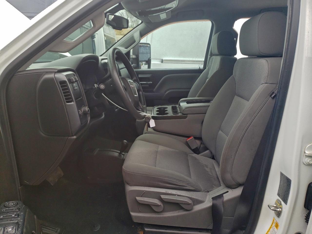 2017 GMC Sierra K3500 - Image 7