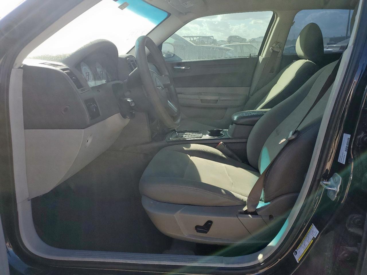 2008 Chrysler 300 Lx - Image 7